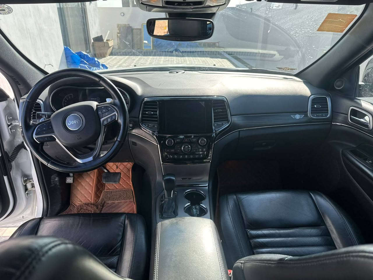 سلام عليكم 
جيب S موديل 2021 خليجي شركة هارلم ماشية40 الف ميل رقم سليمانيه هزه وسنويه جديد السيارة كفالة عامة من الدعامية للدعامية 
فول مواصفات 1/1 ومعروفه مواصفات ال S 
محرك 3600 6 سلندر 
رادار ات جانبي وخلفي 
داخل جلد اسود 
كشنات تدفئة  كهرباء 
فور ويل 
جنطة بصمة 
توقف ذاتي
تبريد قطعتين 
حساسات خلفية 
كامرة خلفية دوارة 
سستم صوت 
شفات ستيرن 
تحكم ستيرن 
تشغيل عند بعد
بانوراما 
شاشة جبيرة
وباقي مواصفات ال S المعروفة
وتقرير سياره مرفقه بصوره 
عنوان سياره كركوك سع ر 350
رقم هاتف *********** كركوك, العراق
