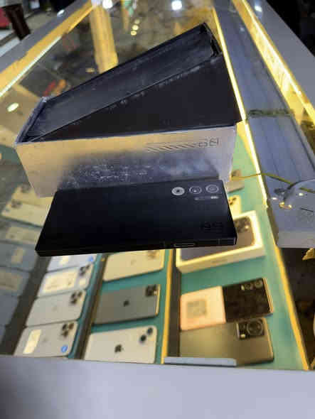 ريد مجكً 9.  ٢٥٦
بغداد مدينه
وتساب فقط ‭٠٧٧٣ ٧٩٩ ٧١١٧‬
