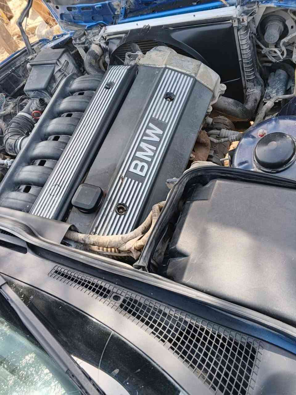 السلام عليكم للبيع525مسكر موديل 1991 سياره جاهزة من كلشي السياره حلوه مصبوغه جديد جماليه  السعر 55وبيها مجال بسيط مكاني بابل القاسم.***********
