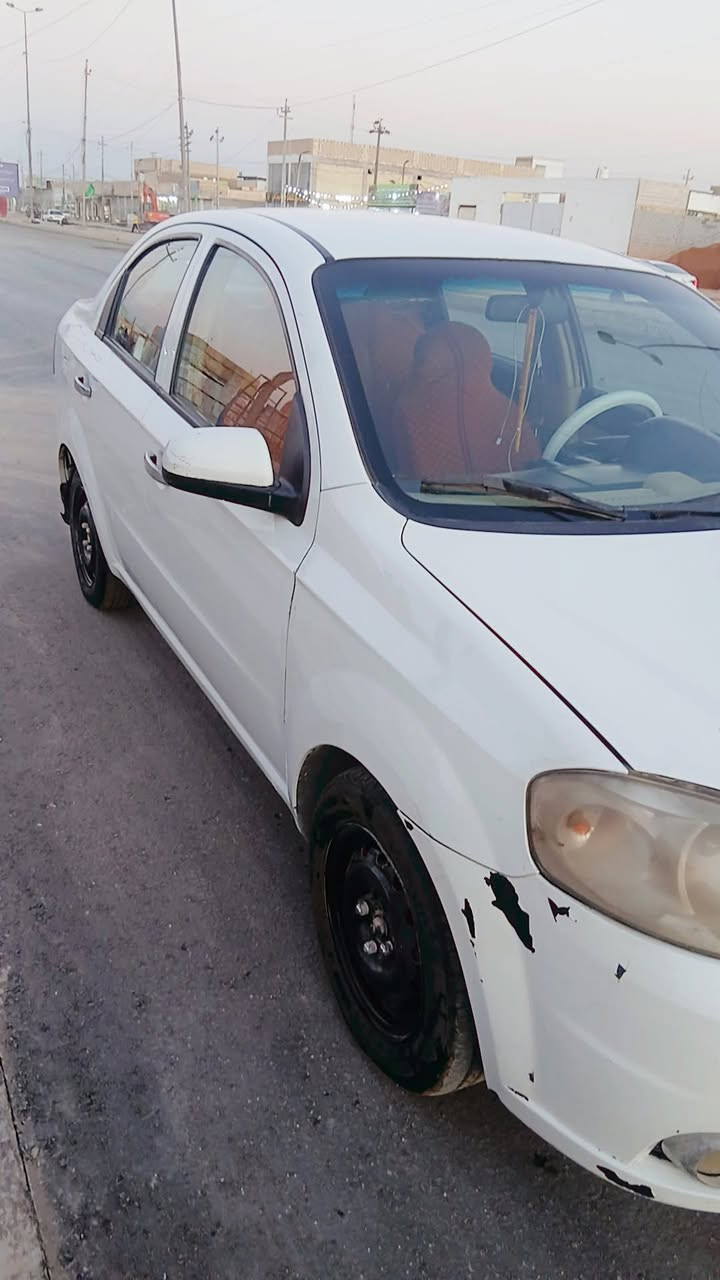 سلام عليكم 
سياره افيو مديل 13
 مكينه امسكر 
بيه بس باب وره سايق مصبوغه بدون دواخل
و دور مال جاملخات الوره  
السعر77
مكان نجف 
***********
