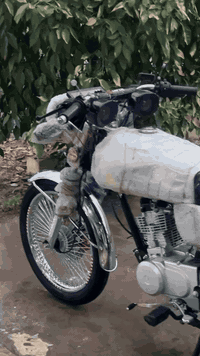 دراجه ايراني البيع نضافه كدامك ما اسولف ما صارلي شهر من امطلعه من وكيل...