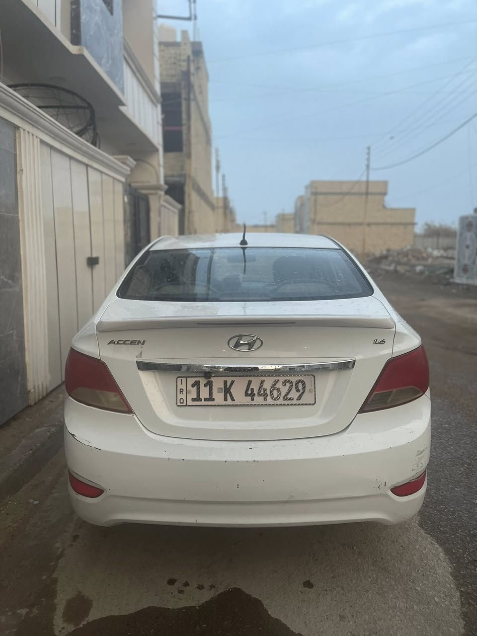 السلام عليكم 
للبيع اكسنت 2016 
خليجي ماشيه 99 الف فقط 
رقم بغداد الجديد 
محرك 1600 قطرتين
فول مواصفات 
فتحه سقف…اشاير بلمري
5ويل كب …اشاير مري…
شاشه +كامره دواره وباقي المواصفات معروفه 
بدون صبغ فقط صبغ بلباب الي خلف السايق بسيط و تكحيلات … كير مكينه خير من لله 
السعر /110 وبيها مجال بسيط
العنوان: بغداد الدوره
(***********) او خاص
ملاحظة: السونار موجود بل منشور
