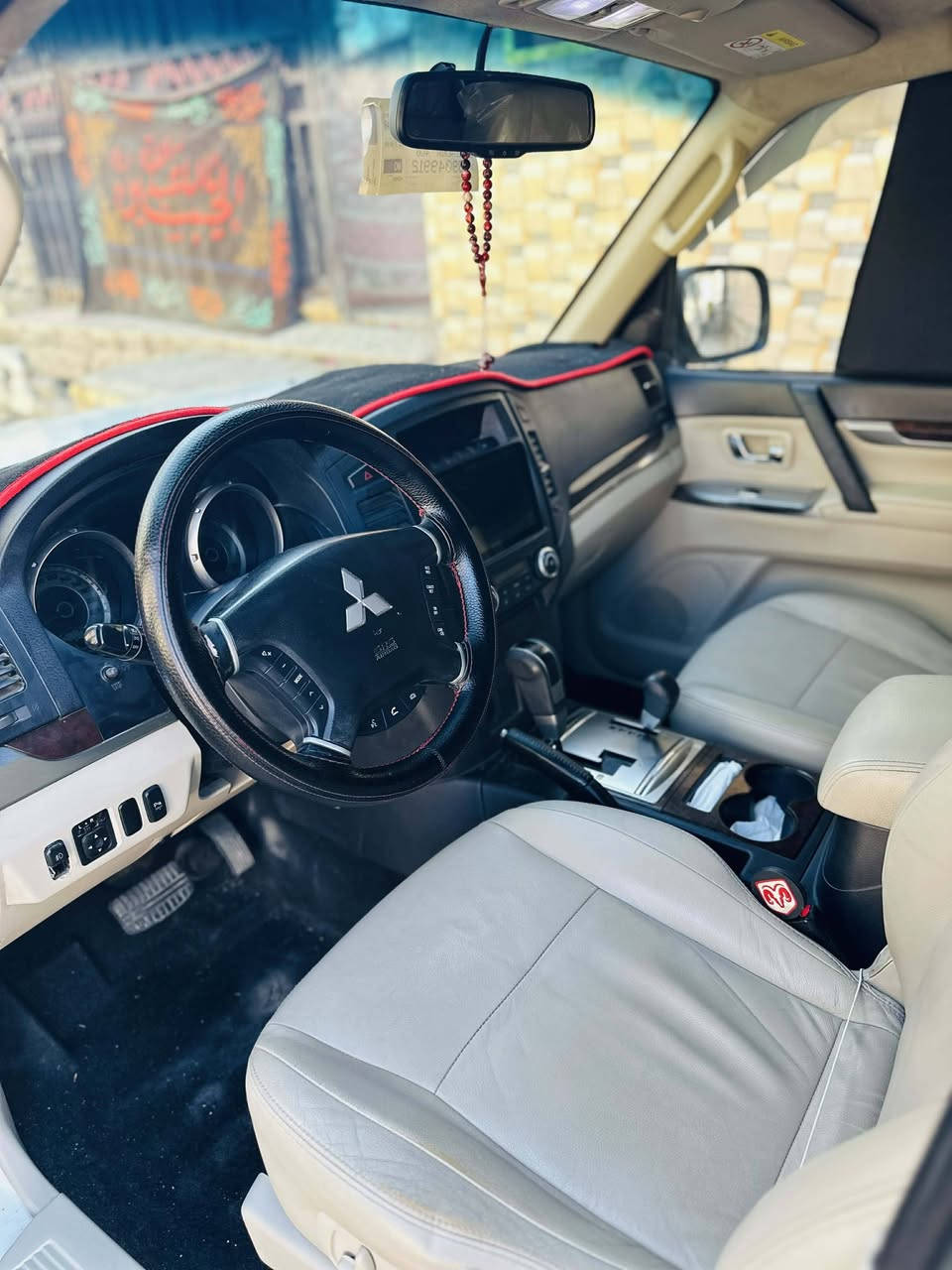 سلام عليكم باجيرو للبيع موديل 2014 حبتور رقم بغداد اتصال على الهاتف ***********
