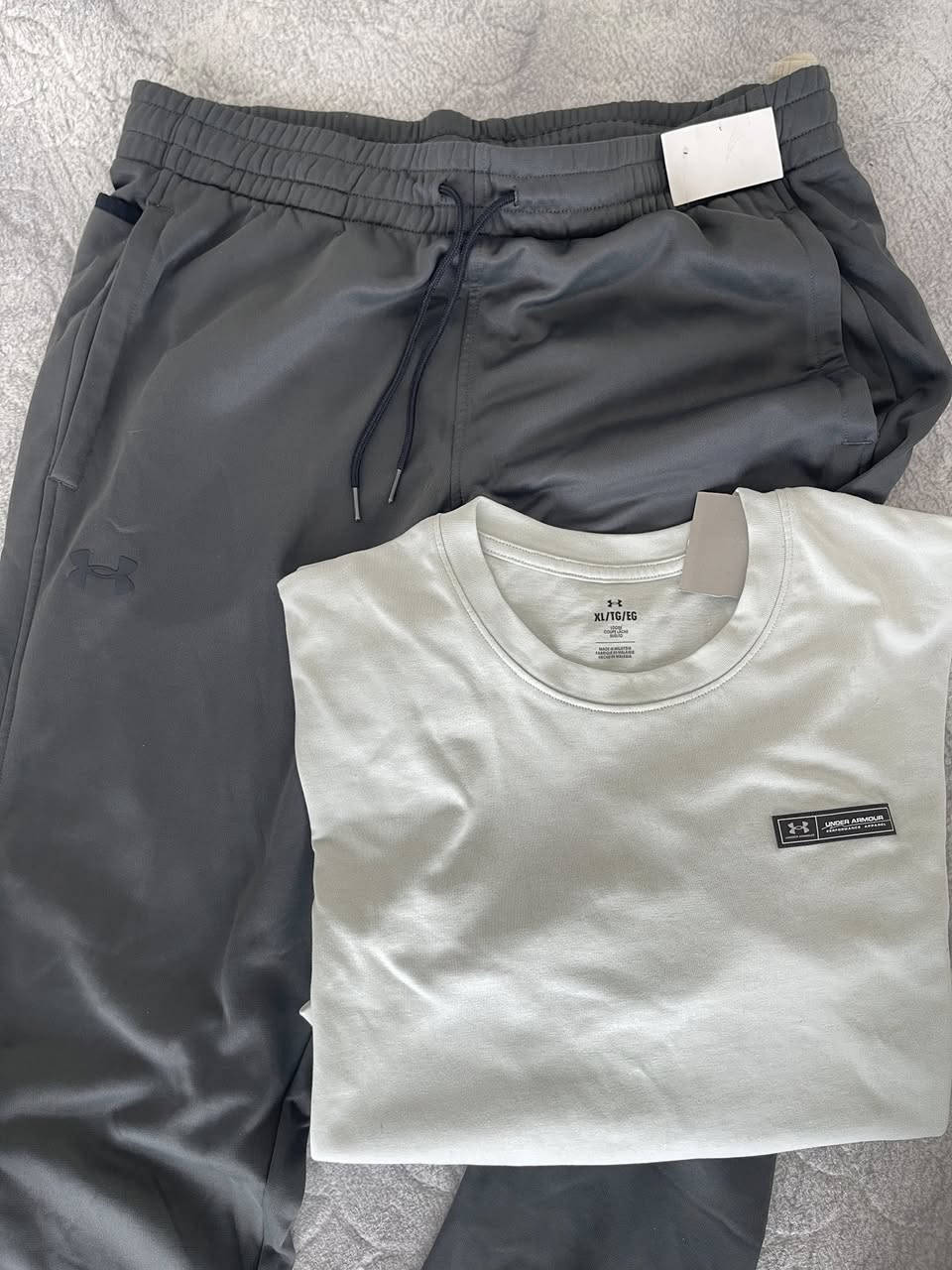 🔥سيت  رياضي ترهيم  روعة اصلي  💯
 🔹سعر: ٤٨ توصيل مجاني

🔹قياس: البجامة قالب سليم XL
تيشيرت خامة ثقيلة XL هاف  
🔹جديد ما ملبوس  
 🔹لون: فستقي كلش راقي 

🔹توصيل موجود لكافة المحافظات


**إذا كنت صاحب هذا الإعلان وتريد حذفه لأي سبب، رجاءا أرسل رسالة إلى الدعم الفني**