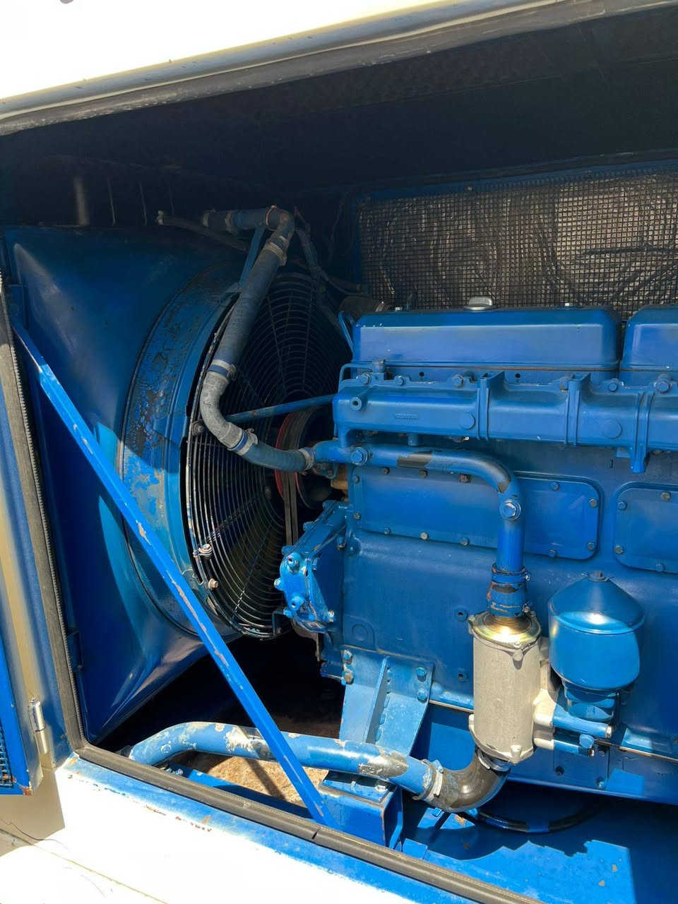 اسكانيه(SCANIA) ✅ ️6 سلندر ✅️ 250 KVA
☎️کورك فايبر واتس اب ***********☎️
☎️اسیاسیل:Asiacell:***********
متوفر الجمیع المولدات 
(ڤالڤو🇸🇪 بیرکنز🇬🇧 کمینز🇺🇲 دوسان🇰🇷 افیکو🇮🇹 دویس🇩🇪 مرسیدز🇩🇪 کاتلبیلر🇺🇲)
