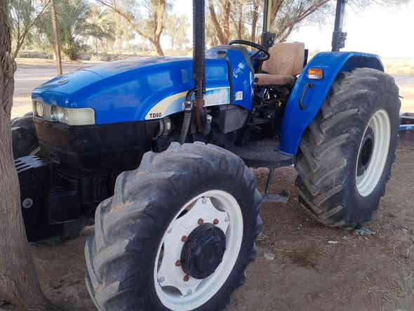 نيو هالاند للبيع موديل 19 مقفوله كفاله عامه كلها وضع شركه مشتغله 500 ساعه السعر 26 رقم الهاتف ***********
