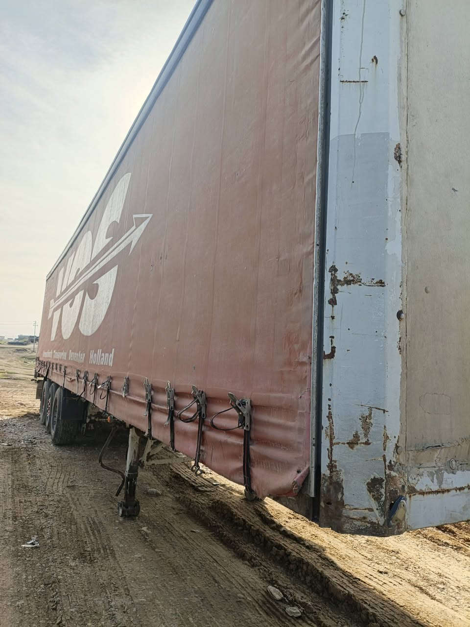 السلام عليكم اكسور2007كيرعادي هاف حجم 43 مربوطة جادرسنوية 30 شرط تحويل السعر235 ومجال *********** بيه واتساب
