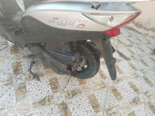 سلام عليكم دراجه كامكو للبيع صار 7 اشهر طالعه من الوكيل الدراجه نضافتها شوفت عينك شلعه تشك الكاع السعر 600وبيها مجال قليل للشراي ***********
