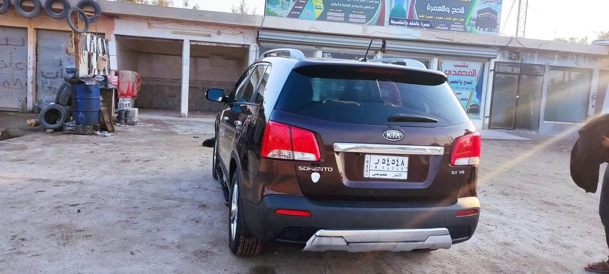 السلام عليكم ..
سورينتو موديل 2012 امريكي 
حجم المحرك 3500 مو 3300
فول مواصفات للأخير كشنات تدفئه تبريد + تحكم كهرباء
بانوراما رقم انبار بأسم البائع سياره ع ايدنه من 2012 ولحد الان 
ماشيه 70 الف مايل جديده كير محرك كفاله سياره بلاديه ما مفتوح بيها كلشي
بيها ضربه باب + جاملغ قليل مامبدل بيها شي 
المكان بغداد او فلوجه رقم التوصل
***********
سعرها 150 مع المجال بغداد, العراق
