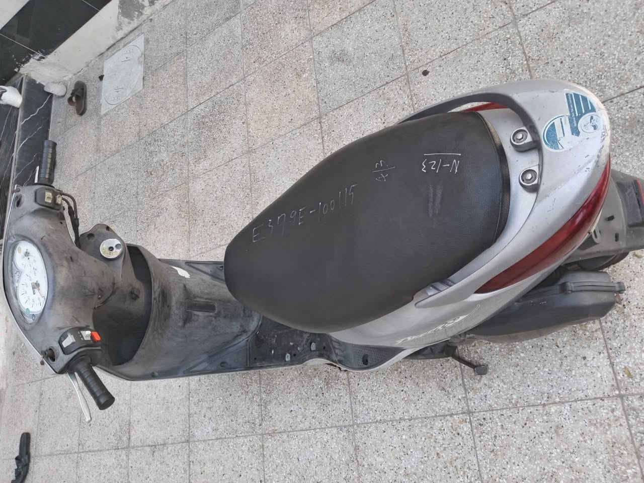 دراجة بريز نوزل دراجة نضيفة محرك بلاد بدون تنقيص و تبخير نقص كيلو متر السعر ٩٥٠ بغداد الحرية ***********
