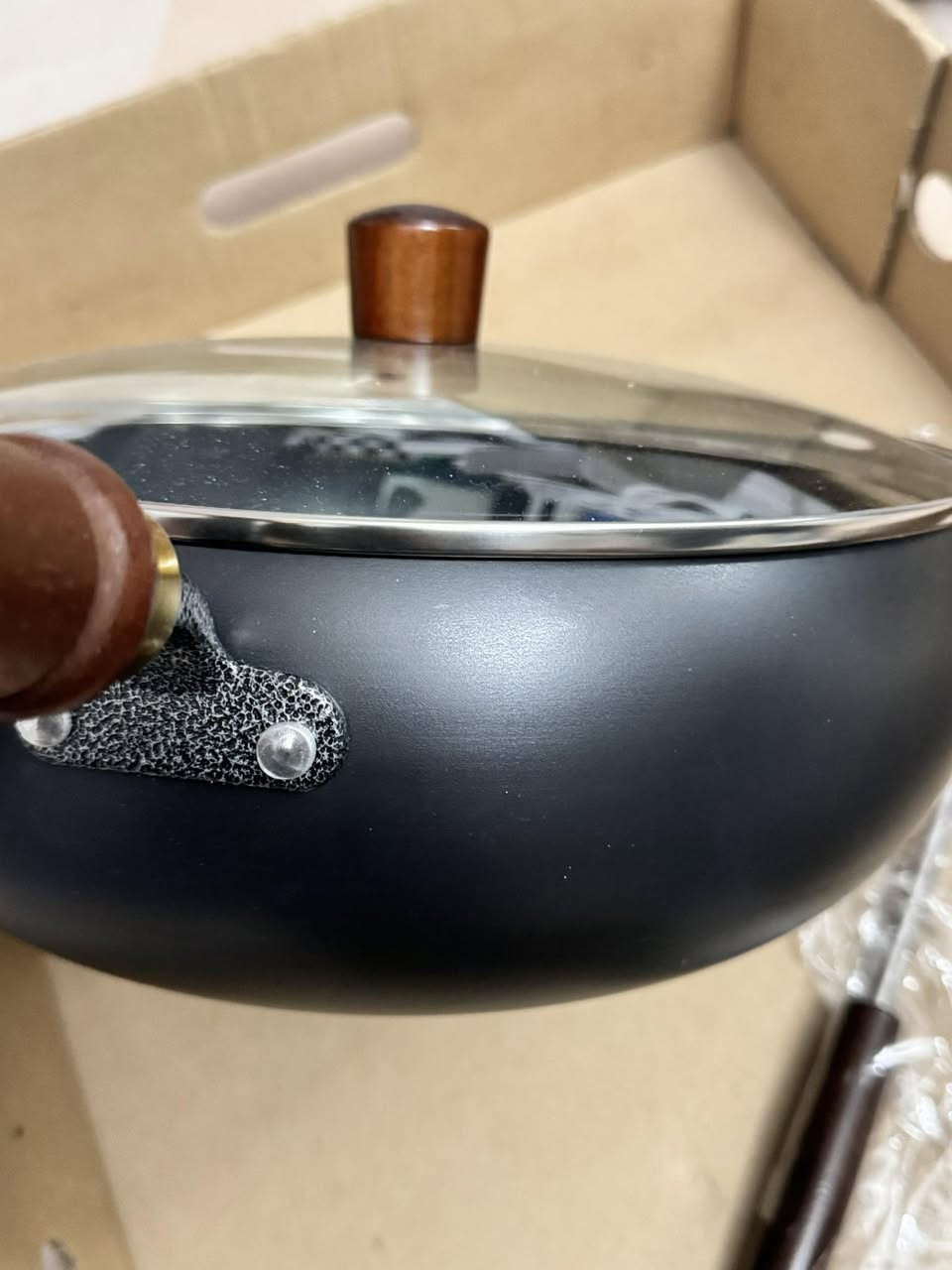 لو تدرون هاي شكد وزنه انوب والله متصدكون وجبيره 30 cm والعمق 12 cm ويدته خشب صاج طبيعي
كلش ثكيله الحكولي والقران خساره 
اكتبولي سعر اعلى سعر


**إذا كنت صاحب هذا الإعلان وتريد حذفه لأي سبب، رجاءا أرسل رسالة إلى الدعم الفني**