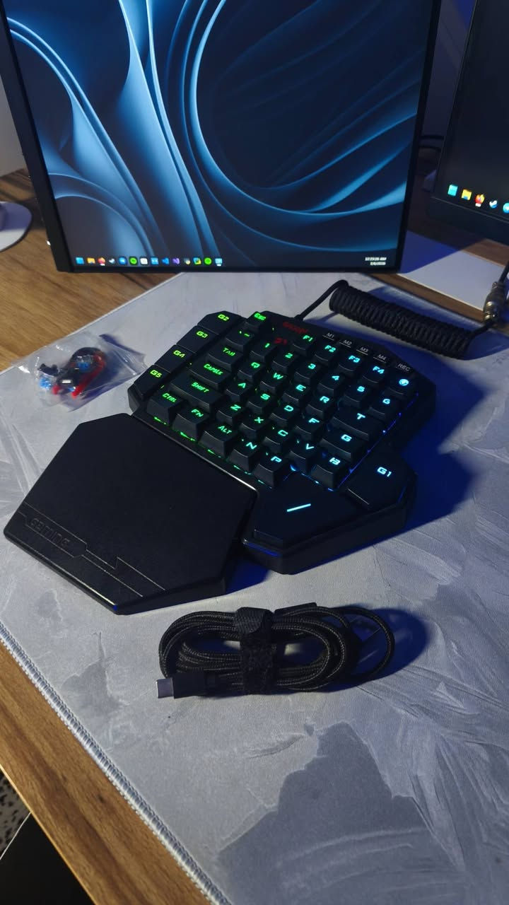السلام عليكم ورحمه الله وبركاته

كيبورد للبيع redragon diti مستخدم نظافة 💯 وسعر مناسب

راح يجي وياه مسند للكيبورد وكيبورد وكيبل usb type c وبعدين يجيلك 3 سويتجات و اداة مال ازاله كي كابس و سويتج

سعره 30 الف وبيها مجال
مكاني البصرة / الجنينه 

ملاحظة: لا يتوفر توصيل


**إذا كنت صاحب هذا الإعلان وتريد حذفه لأي سبب، رجاءا أرسل رسالة إلى الدعم الفني**