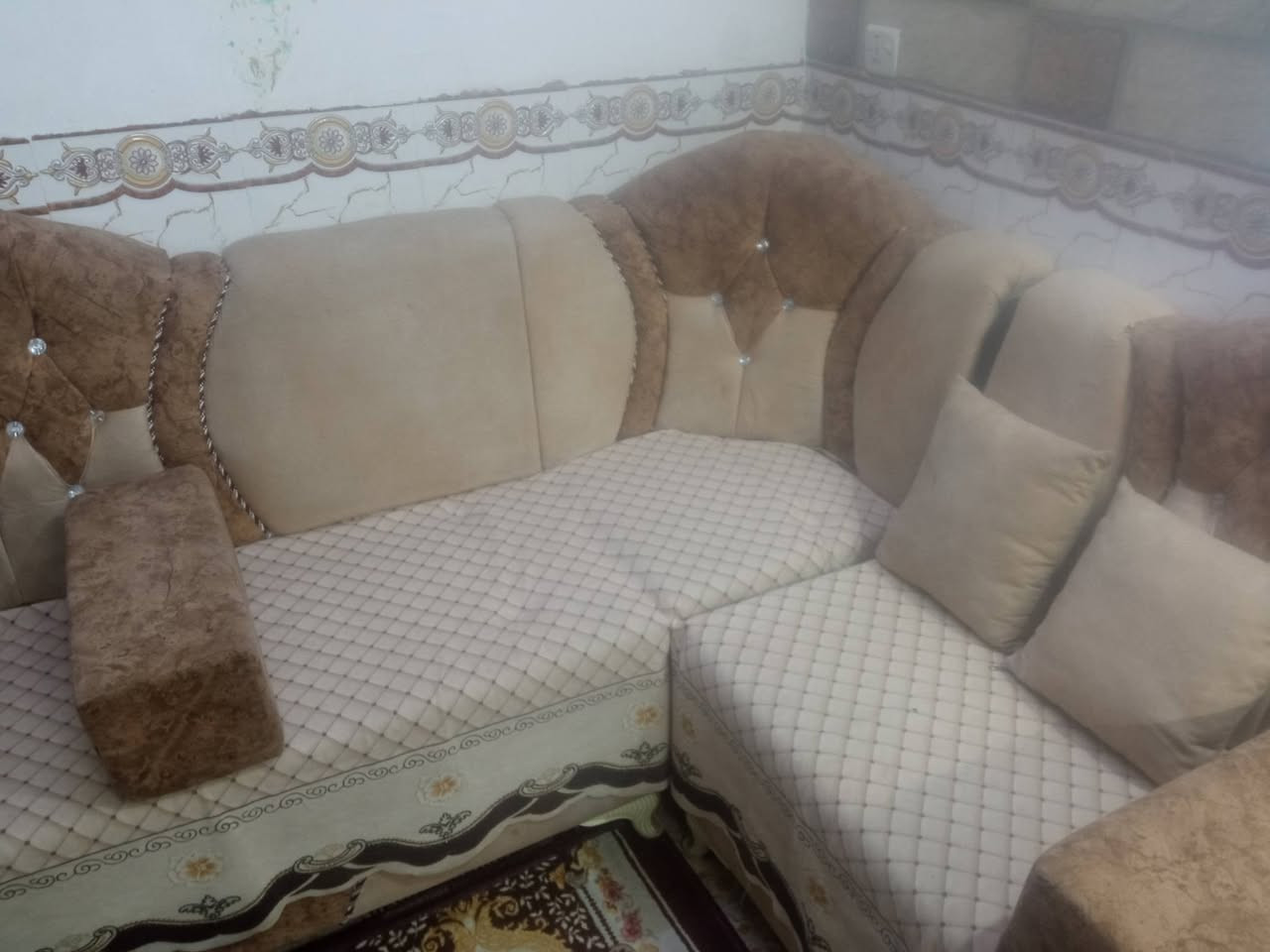 تخم تسكام 6× 4
مع 8 طبلات +5 تجوات + 6 كوشات 
السعر مليون و100 الف دينار عراقي 
كلش نظيف والاستعمال قليل
 العنوان النجف  الحولي شارع 30 الثاني 
الهاتف / ***********
#قنفات #النجف
