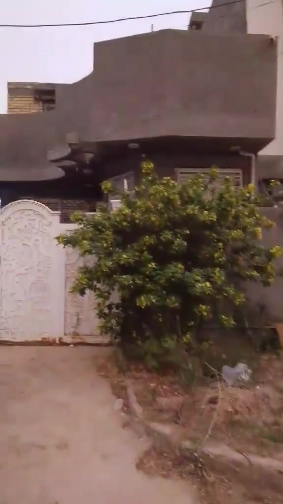 بيت للبيع  طابوصرف بناء٢٤حديث كرانيت وسيراميك وسقوف ثانويه البيت يحتوي على صاله ومطبخ وهول وصحيات وغرف نوم 2فوق ووحده طابق ارضي المساحه ١٢٥متر في منطقه ابو عجاج علما البيت مطلوب للمصرف العقاري تسديد شهري 484 الف السعر 60 مع مجال بسيط استفسار اتصل او خاص ***********
