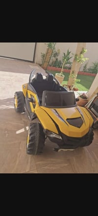 سيارة أطفال • حجم كبير • ريموت