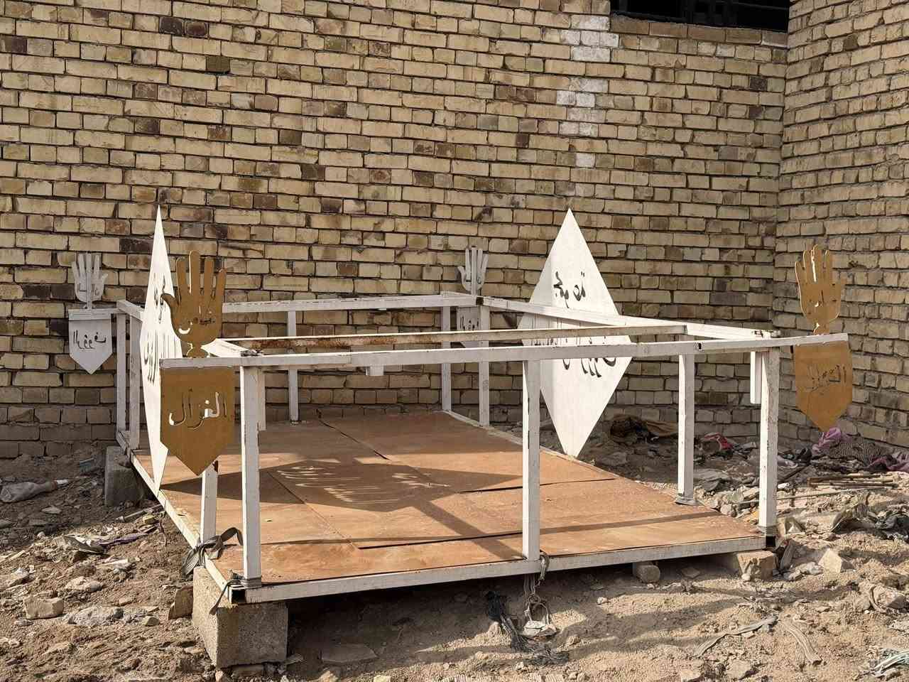 السلام عليكم 
قفص للبيع شغل جديد طالع زياره وحده 

الشغل والحديد درجه اولا 

السعر خاص

***********
