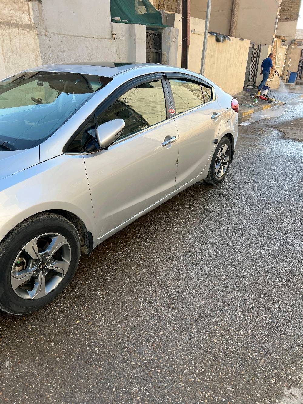 كيا فورتي مديل ١٥ وارد امريكي
ضربة صندوك 
فول مواصفات 
نضام ترحيب 
بصمة 
جام شفط 
كشنات مموري 
نضام ايكو 
فتحت سقف تنته 
كشنات تدفئة تبريد
سنويه 2027 
مكاني الدوره 
رقمي بي واتساب ***********  وسياره بأسمي
125 وبيه مجال