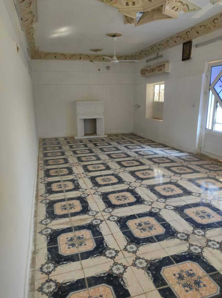 بيت للايجار مساحة ٤٠٠ متر 
العنوان كفاءات مقابل سيد هاشم 
للاستفسار *********** دهل اوران, واسط
