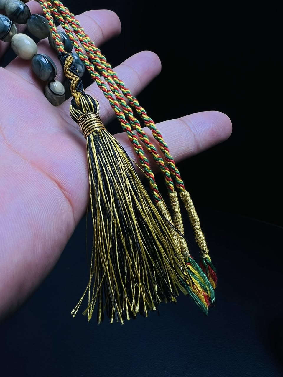 سبحة سندلس شي رهيب 
خام بزوني كصه كويتي
 وكركوشة كويتي شغل يدوي 

مسباح محمل ايد مرتب

للاستفسار والطلب 
***********🤳🏻واتساب
