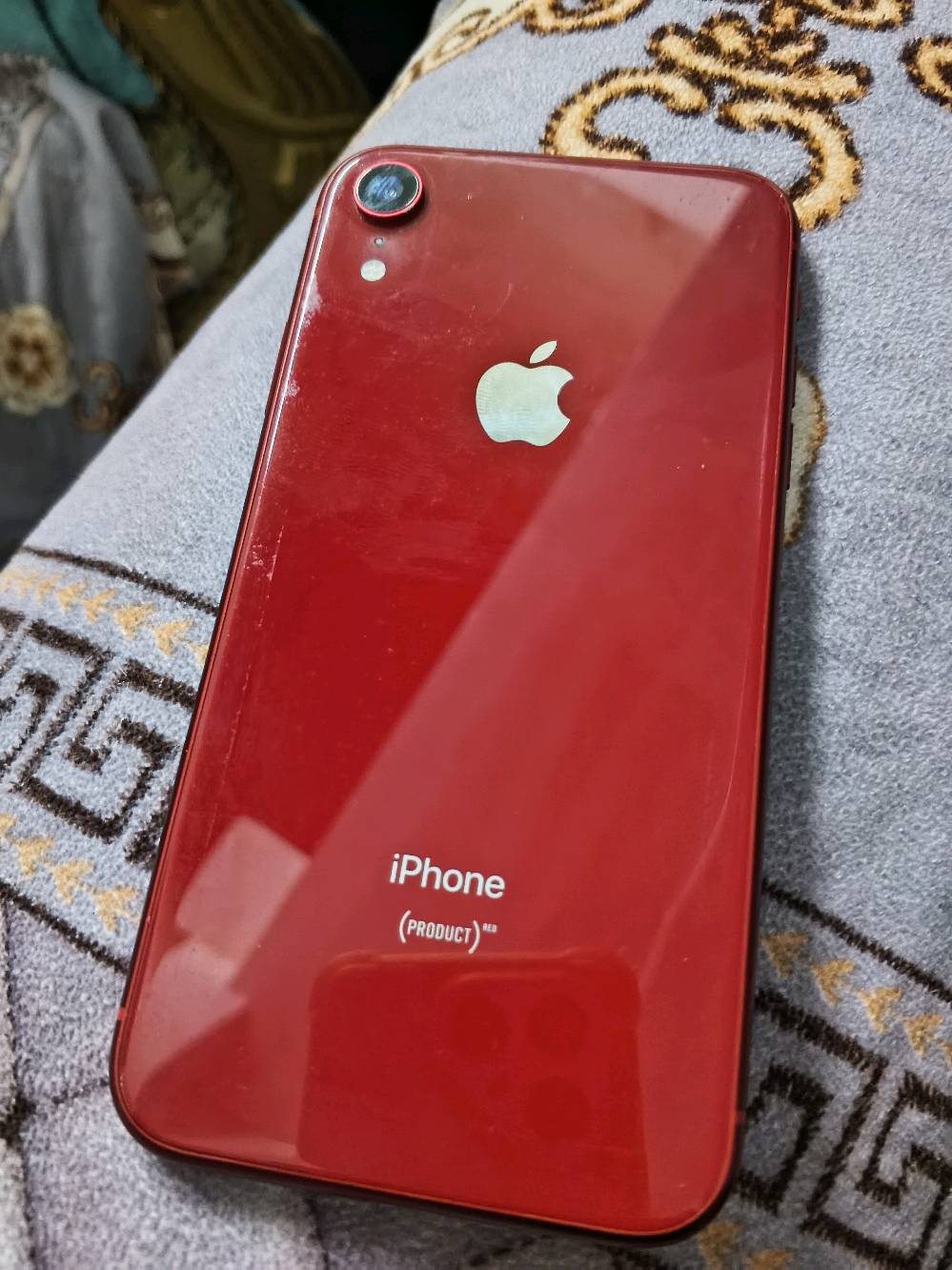 إيفون xr ذاكره ١٢٨ البطارية 76نضيف