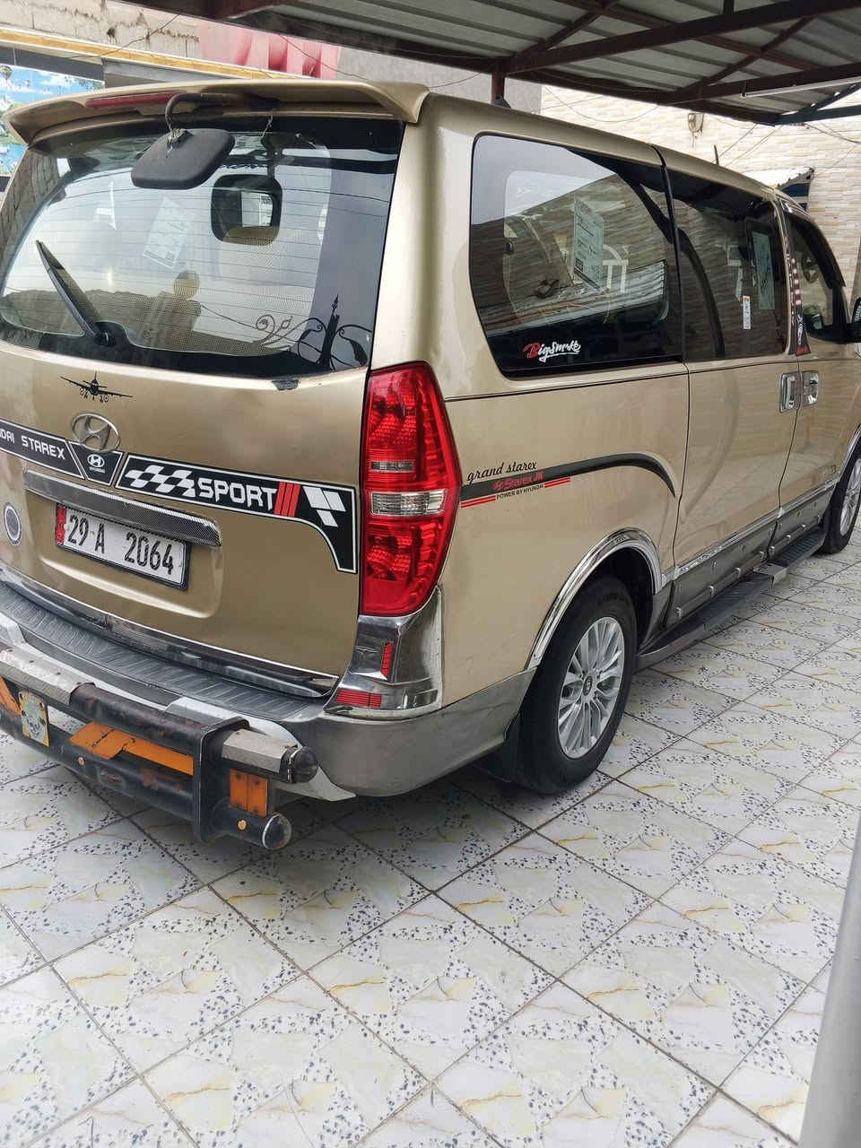 ستاركس 2008 كير عادي  مفتوح محوره مسكر مكينه سبلاين سبع نمر فول مواصفات ديشبول لد 18 بيه رشات صبغ بالجهه السيره بدون حادث تبريد امامي وخلفي واسط دولي سياره بأسمي شخصياً
السعر ( 130 ) بيه مجال حك الجيه 
للتواصل *********** 
المكان بابل ناحية الشوملي
