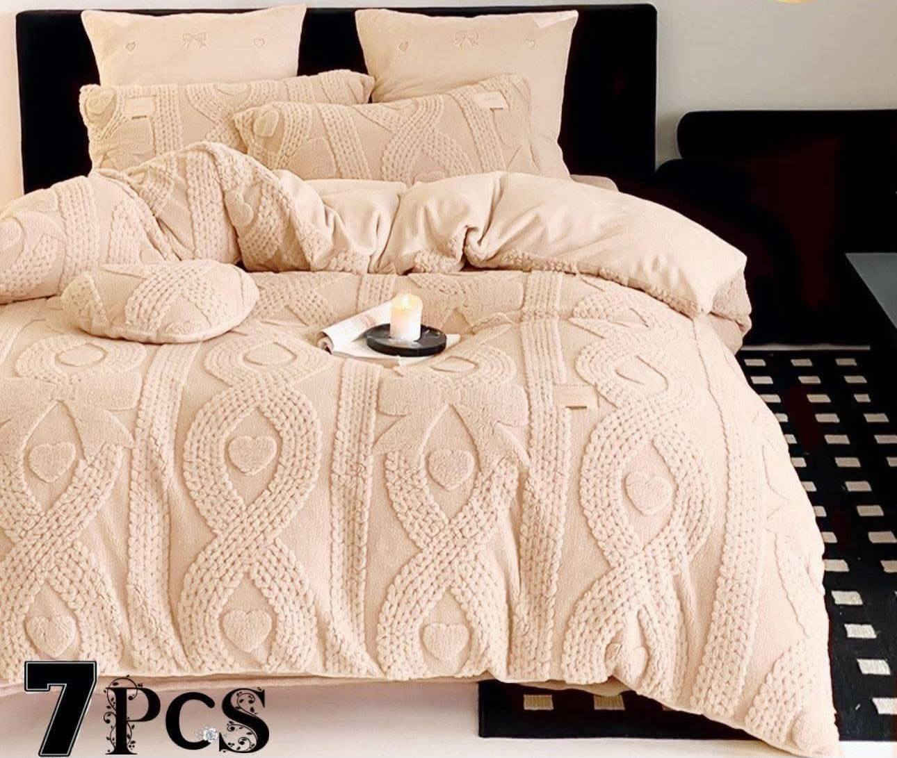 👈👈مفروشات الحياوي 👉👉👉
سيت لحاف بوهيمي نقش ضاهري 
اللحاف صنع بعناية وفخامة لا توصف 
محتويات 7 قطع 
* لحاف قياس 220x240
* شرشف قياس 180x200+30
* وجه مخدة بوهيمي عدد 2 
* وجه مخدة مخمل عدد 2 
* قلب ديكور بوهيمي عدد 1 
العنوان/ سوق الكوت الكبير قرب بيت ابو الهوئ
***********    الحجز   عل واتساب
