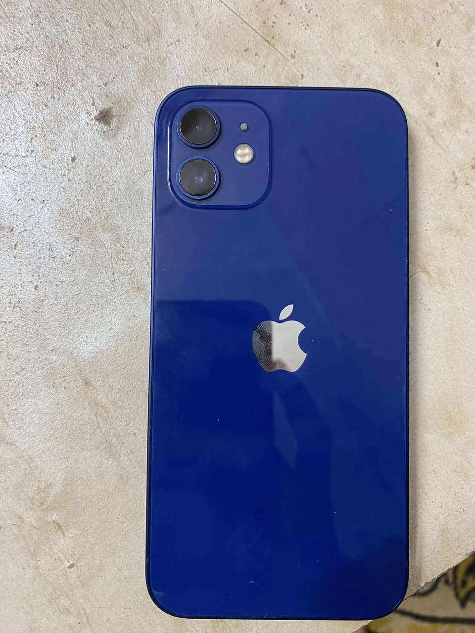 السلام وعليكم اخوان ايفون 12 #لوك ما بدل ولا قطعه مفتوح تخطي صارت مشكله بل كامرات ول فيس ايدي  بطاريته 86.        150الف  مكاني المشتل *********** ما متواجد عل نت وتوصيل ماكو
