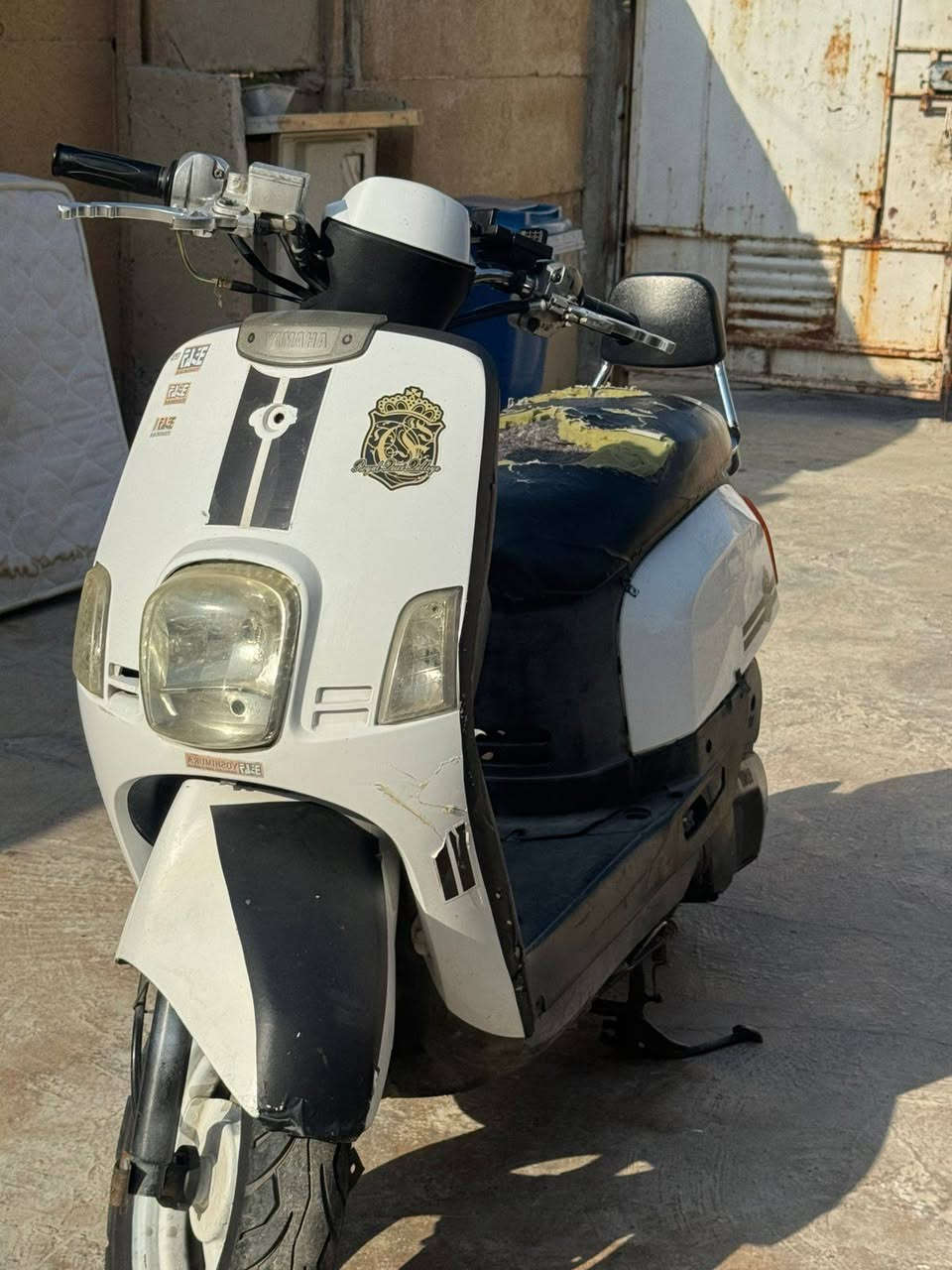 ماكس بوليس للبيع
الدراجه نضيفه و كلشي جديد 
كابريتر جديد
فيتبم جديد 
باتري جديد 
الدراجه نكره نقصهه بس هندر 
السعر ٤٠٠ وبيهه مجال 
متواجد واتساب /***********/
