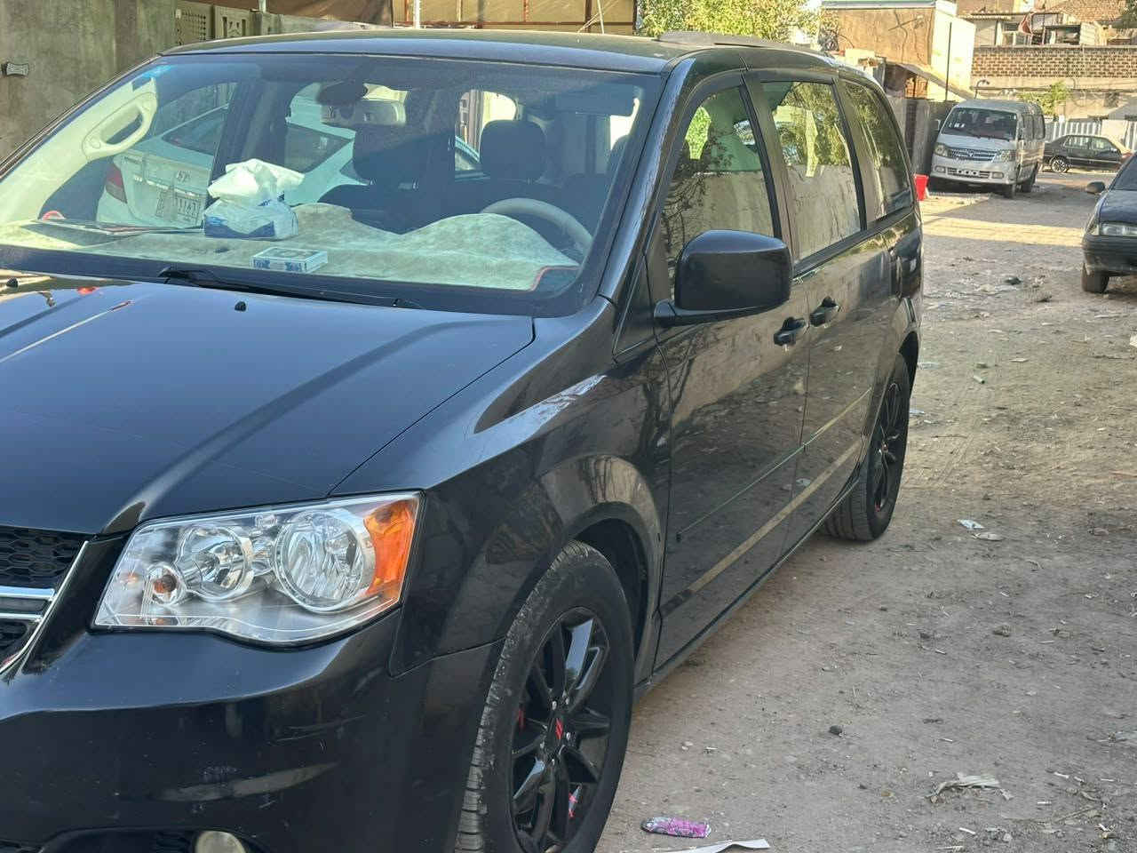 السلام عليكم دوج كرفان ٢٠١٣ فول مواصفات ٦سلندر ٣قطع تبريد سياحي بيبان وجنطه كهرباء تشغيل عن بعد سياره مبيهه اي نقص حادثهه موضح بالصور للاستفسار ***********السعر 130
