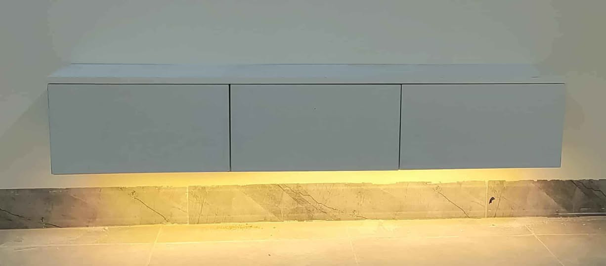 مێزی تیڤی بە ڕەنگی ساجی و سپی بە هەردوو شێوازی هەڵواسین یان قاچی هەبێت دوو مەتری نرخی 75 هەزارە
مەترو نیوی نرخی 60 هەزارە گڵۆپی لیدی پێوەیە و گەیاندن و هەڵواسین تەنها 5 هەزارە بۆ ناو شاری سلێمانی لە بەکرەجۆم
*********** السليمانية, العراق
