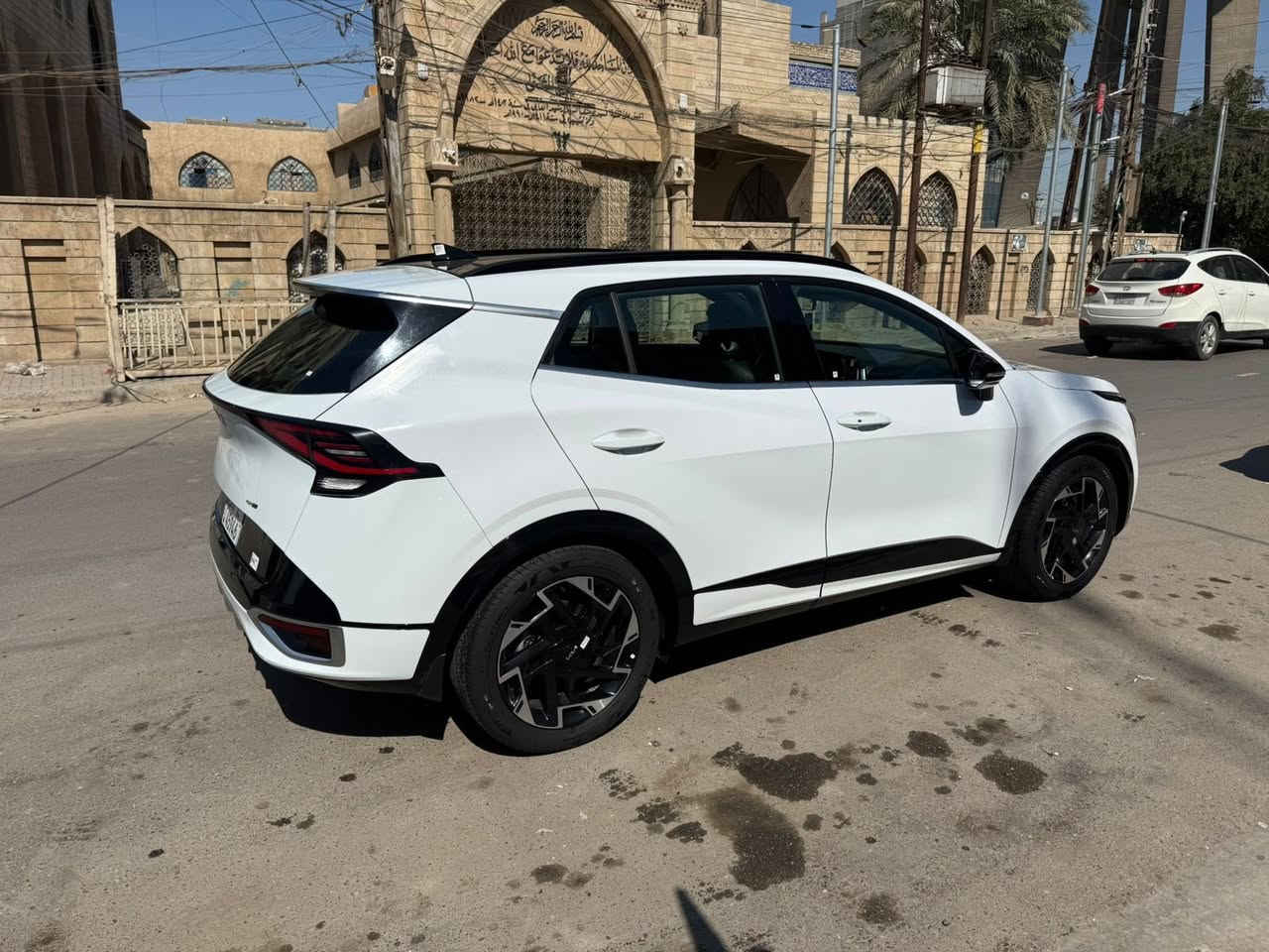 للبيع
سبورتج 2023 GT لاين فول مواصفات للأخير
(جيتي لاين )فول 1/1
ماشية 31 
وارد خليجي
رقم بغداد ‎الجديد الإنكليزي
‏‎ - بانوراما
‏‎ - سعة المحرك 2.000
-‏‎ مرتبط بناقل حركة أوتو 6 نمر
‏‎ - حساسات أمامية
‏‎ - حساسات خلفية
‏‎ - لايت زينون + LED
‏‎ - شاشة ديجيتال  متصل كامل
كشافات
‏‎ - بك لايت LED
‏‎ - ويل كب 19
-‏‎ اريل نفكيشن
-‏‎ تشغيل عن بعد
‏‎ -فتح الصندوق كهرباء ذكي
‏-‎ دشبول شاشة
‏‎ - شاشة ابل كار بلي واندرويد اتو
‏‎- كاميرا دوارة
‏‎ - المقاعد جلد اسود
‏‎ - تدفئة المقود والكشنات الأمامية + تبريد الكشنات الامامية
‏‎ - مثبت السرعة Cruise
الأوامر الصوتية
‏‎- أوضاع القيادة  Drive Mode
‏‎ - فحص أنظمة السيارة
‏‎ - حساسات ضغط اطارات
‏‎ - شفتات مقود
‏‎- تبريد شاشة
‏‎ - هاند بريك بصمة
‏‎‏- ABS
‏‎‏ - Auto Hold    أوتو هولد
‏‎‏- ISO Fex        ايزو فكس
‏‎- نظام مانع الانزلاق
‏‎- نظام نزول المنحدرات
‏‎- اشارة في المرايا الجانبية
‏‎- مخرج منفذ الطاقة
‏‎‏- حساسات كامله داير السياره
شاحن هاتف لاسلكي
ملاحظة/ السيارة مكفولة كفالة عامة ماعدا بارد 
استفسار  *********** العنوان بغداد حي القاهرة قرب جامع النداء 
السعر 230 وبيها مجال للطيبين
السونار منشور مال السيارة
