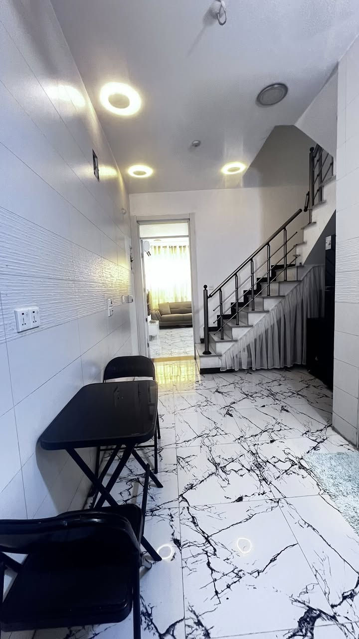 سلام عليكم بيت للبيع مساحه ٥٠متر دوره ابو طياره زراعي اي ستفسار على رقم ***********
