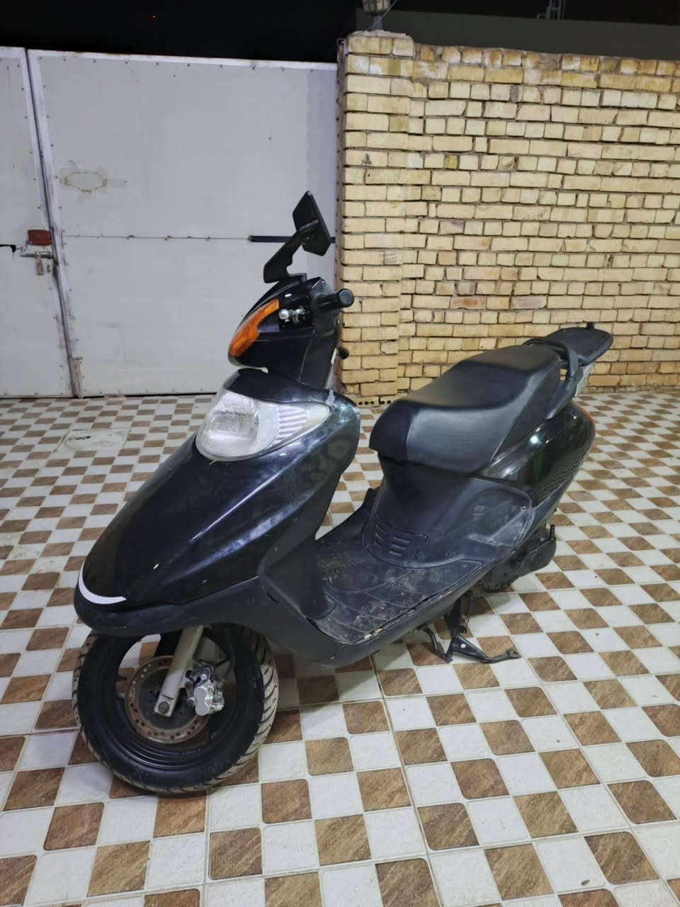 السلام عليكم دراجه سبيسي ياباني للبيع مابيه نقص ادامه كامله عليه كابريتر بلادي تايرات زوج جدد كهربائيات بلادي مملعوب بيه جاهزه دراجه مكينه شلعه ومعدل ناعمه مفتوحه رايمر وكله اصلي للاستفسار الاتصال ع ***********او واتساب
