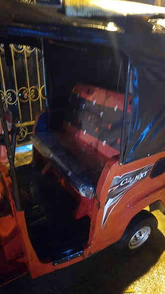 سلام عليكم تكتك بياجو مديل 21 أوراق بيهه خيط تبخير مكينه ما مفتوحه بيهه ضربه ب صفحه  السعر 3 وبيهه مجال شراي يتفضل خاص ***********
