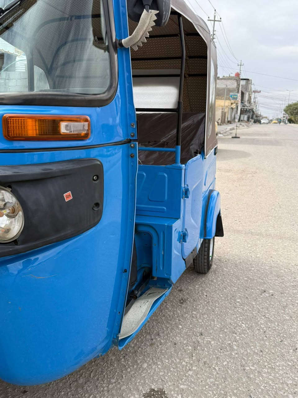 سلام عليكم تكتك للبيع موديل 22 تكتك نضيفه مثل ماواضح بل تصوير بيه رصعات خفيفه
مابيه لا صبغ ولا معجون      مكان كربلا   شراي يتصل ***********
