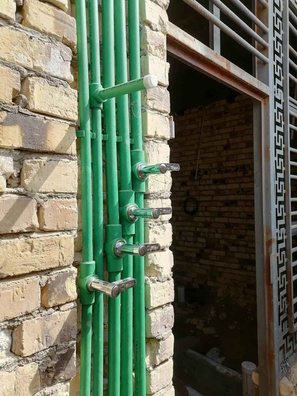 احد أعمالنا في الدوانية ماي مجاري تقطير السبالت منظومه ارظه بواريغاز كهرباء منظومه طفاء ***********
