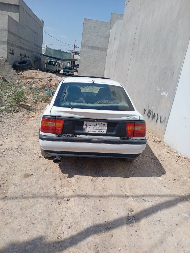 اوبل فكترا للبيع موديل 1991 محرك 20بيه دفتر بنزين كير محرك شرط استيرن باور قفل مركزي سقف سلايت  شرط تحويل والغرمات  سعرها ٣٠ بيه مجال الاستفسار على الرقم *********** كركوك, العراق
