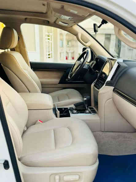 السلام للبيع او للمراوس الاندكروز موديل 2020 السياره مكفوله كفاله عامه وضع شركه عله ايد وحده رقم بغداد بسمي تحويل مباشر السياره جديده وجاهزه ماشيه 55 اصل حقيقي شرط الفحص سونار وين مايعجبك
السياره فول مواصفات 
فتحه سقف سلايت+تشغيل عن بعد+كراسي جلد+كراسي كهرباء عدد 2+دبل ماوس+شاشه كبيره+كامره خلفيه+سستم صوت+اشاير ترحيب+7راكب+هوك سحب خلفي+حساس امامي خلفي و جانبي+لايت اسود+الايت زنون+كشاف الايت ضباب +ويل كروم حجم 20+ثلاجه 
السعر 540 وبيهه مجال 
العنوان بابل الشوملي 
***********
