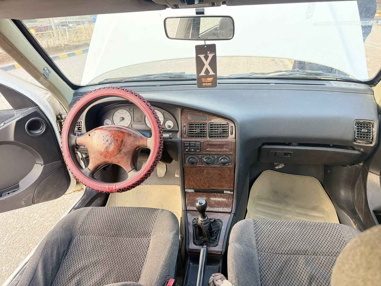 بيجو بارص موديل 2015 سنويه ل29 تحويل بكل وقت السياره كفاله عامه لاتعبك ولا تعبني كفاله من كلشي وجاهزه من كلشي مكينه وكير وتخم تاير مكفولات تبريد تدفئه حداده جديده باتري جديد 
مدوشمه وجاهزه  ترايك لزاخو السعر 37
الاتصال *********** بي واتساب

المكان ميسان العماره
