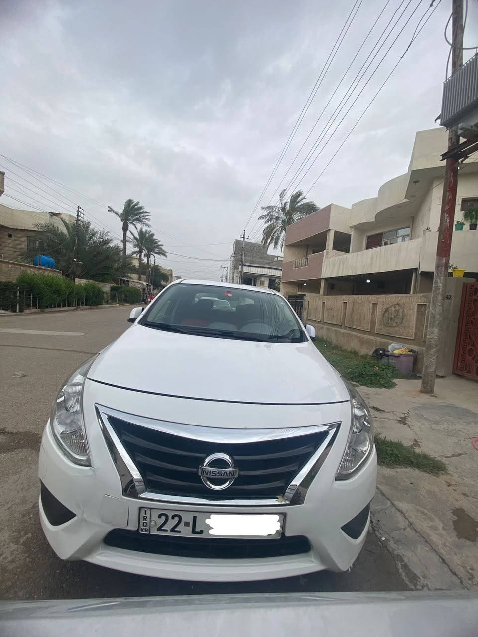 السلام عليكم 
نيسان صني موديل 22 
ماشية 64 
السيارة بدون قطرة صبغ 
فقط بيها طخه بسيطه بالصندوگ
رقم اربيل السنوية لل 29 
مكان السيارة بغداد الدورة 
بيع او مراوس 
للاتصال ***********
