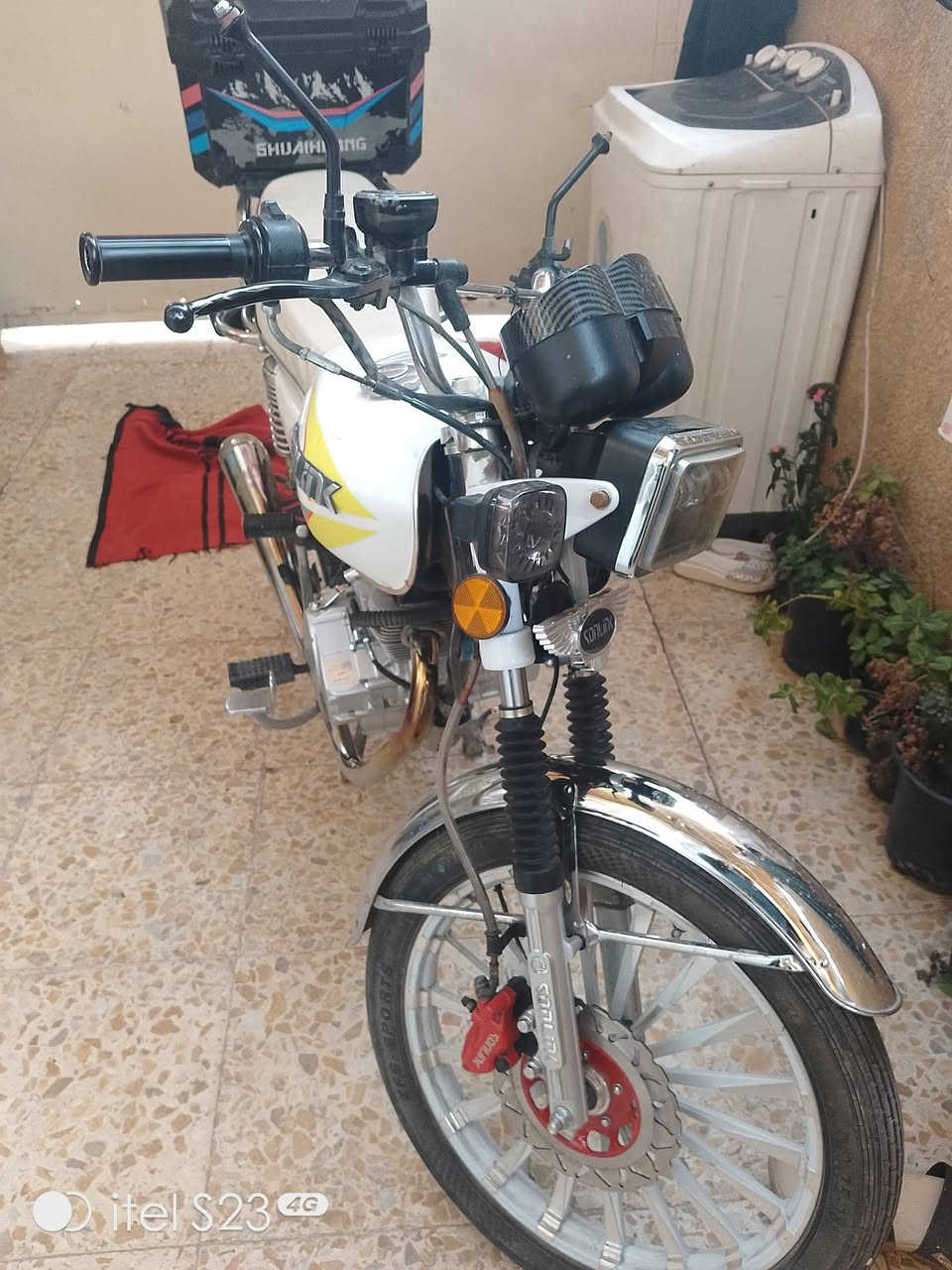 السلام عليكم اعيد النشر بسبب الوعود الكاذبة من تطيني وعد صير رجال دراجة سونك 2025للبيع كفالة عامة من كلشي مكينة ممفتوحة سعة المكينة 200سيسي كاملة للخير دراجة خير من الله تشغيل عن بعد جهاز حماية من سرقة بصمتين اوراق كاملة مكاني الحسينية مال راشدية سعر 725وبيهةة مجالل استفسار واتس***********جماعت 600لحد يتصل
