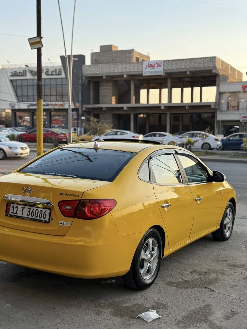 السلام عليكم
لنترا موديل 2011
رقم بغداد بسمي 
هزه سنويه ارقام كله جديد
شرط التحويل بلموصل 
هيه غرامات كله صفر
محرك 1600 دكشن عالي
كير +محرك بشرط 
صدر امامي خلفي بشرط 
طخم تايرات جداد
كابون بانزين بيها 
فول موصفات السياره 
السعر (((120)))وبيها مجال بسيط
مكان السياره موصل ايسر 
***********
