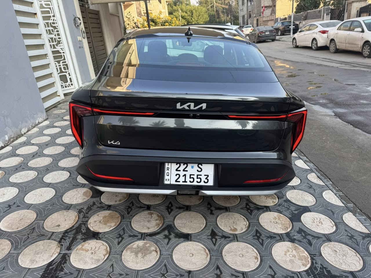 السلام عليكم 
كيا K4 الشكل الجديد كلياً موديل 25 ( وارد امريكي ) . 
ماشية 12 الف ميل فقط . 
حادث موضح بالصور ( بنيد صبغ بدون دواخل مكفولة ) + 4 قطع كلير امريكا . 
رقم اربيل جديد سنوية وهزة جديدة ( وكالة ، تحويل ) اللي يعجبك . 
مواصفات ( محرك 2000 دوش . بصمة تشغيل وابواب وصندوك ، تشغيل عن بعد ، شاشة ايباد كبيرة ، كاميرا خلفية ، ويل كب ، سايد بريك دكمة ، لد نهاري شمسي ، لايت 3 عدسات زنون بلادي ، بك لايت لد ، رادارات 360 ومانع توقف ، نقاط عمياء ، كروس سرعة ، مانع انزلاق ، تحديد مسار ، اوتو هولد ، نظامين قيادة ، وباقي مواصفات LX . المعروفة ) . 
حجر بشرط بلادي . جاهزة بدون اي نواقص وجديدة لا شخوط ولا رصعات ولا بارد . 
السعر / 165$  وبيها شي بسيط . 
مكان / بغداد . 
للاتصال / *********** .
