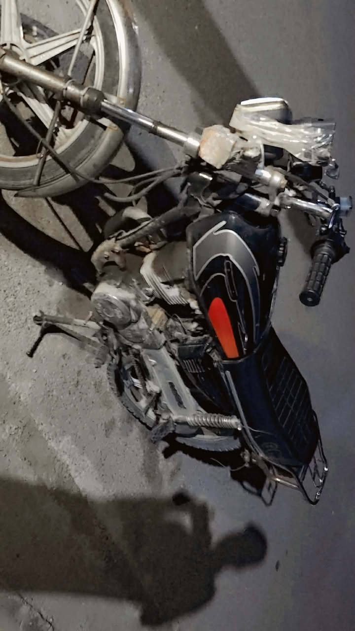 السلام عليكم
دراجة ايراني رابر موديل 2016 دراجة نضيفة نقص ربط اشاير اشايرها موجودة دراجة شغاله ومابيها شي للبيع السعر 225 وبيها مجال قليل العنوان ديالى بلدروز للأستفسار خاص او الاتصال على الرقم ***********
