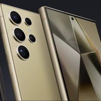 جهاز S24 Ultra  نفس الي بالصورة نظافته 100% الغراض مالته كاملة حتى الك...