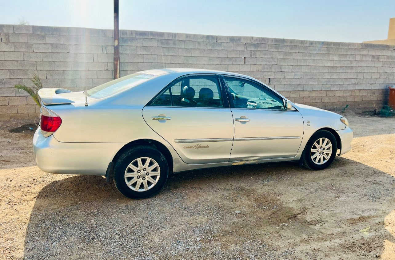 السلام عليكم كامري 2006 
كراند سعود 
V6 3000
رقم سليمانيه 
ساقط بال2024
صاحبها جيراني 
السيارة بلاد على وضع الشركة ما ملعوب بيها 
يعني مو معمرة اكرر بلاد السيارة مابيها صبغ 
السيارة فول مواصفات 1/1 
بيها نقص كماليات خفيفة 
ترايك إلى مكة 🕋 
السيارة جاهزه تبريد ثلج ❄️ 
و تتفئه 
السعر 105 
وبيها مجال
ملاحضة
لاتقارنها بالوارد الأمريكي الي بيه كم قطعة 
أو بالخليجي المصبوغ احزام والشابع معجون 
السيارة على وضع الشركة تمام 
وهذا الرقم ***********
