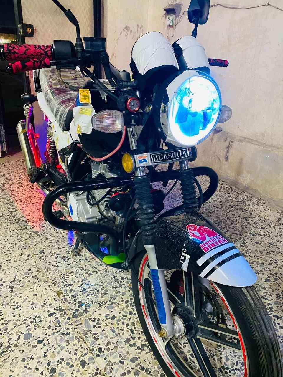 سلام عليكم هيوشه ٢٢ كلش نضيفه مسجله تحويل ثاني يوم مكينه فول تجي تجيك بعينك الشراي اتصل مليون و٤٠٠ وبيها مجال لشراي اتصل ***********
