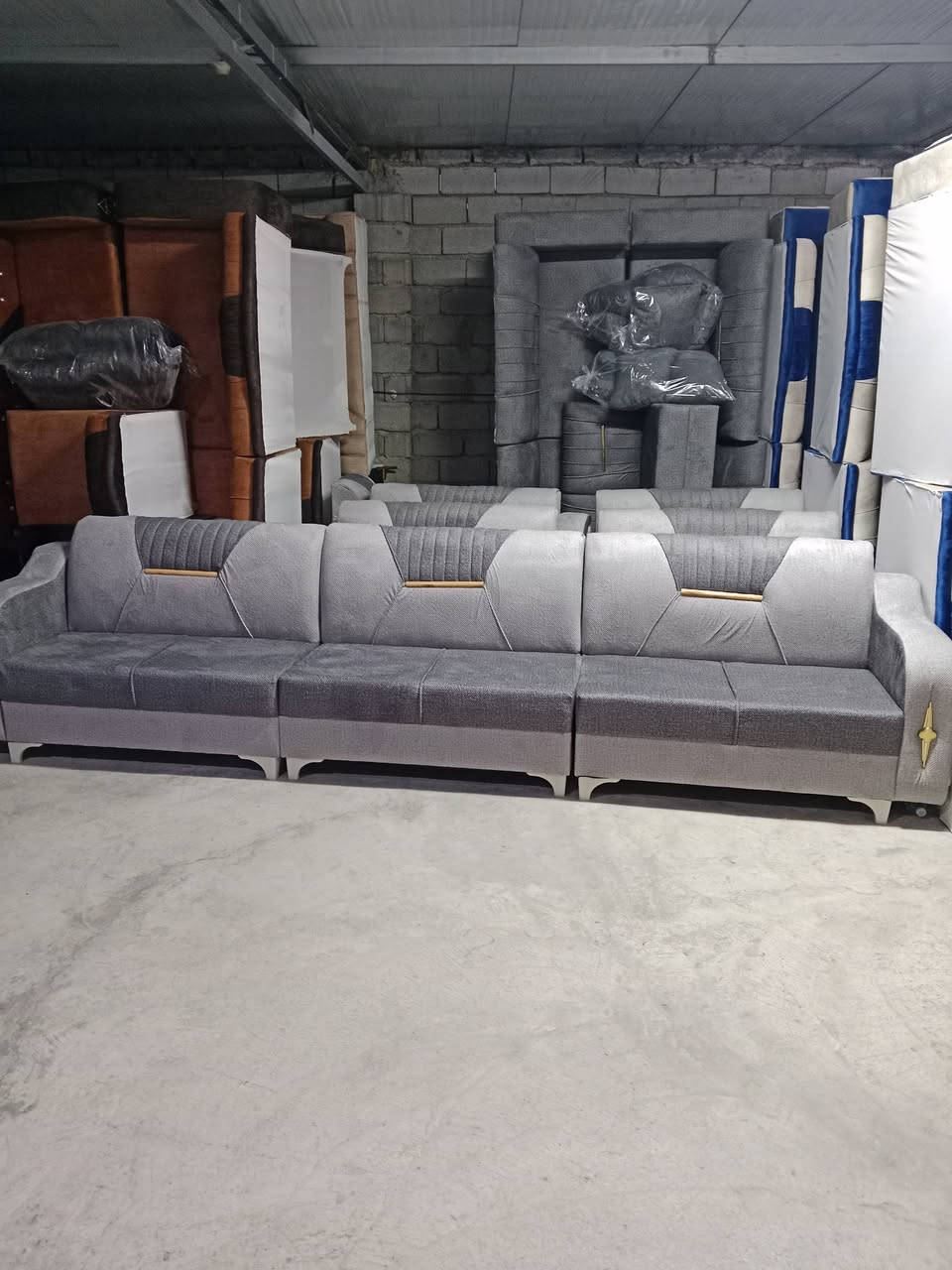 وصلت حاويه دواوين موديلات جديده معرض علي اللافي 👑 العنوان تاجي عل شط الشيخ حمد نزلت  الحصيوه مجاور صيدليه ساره الاستفسار 
***********واتساب كورك
***********
