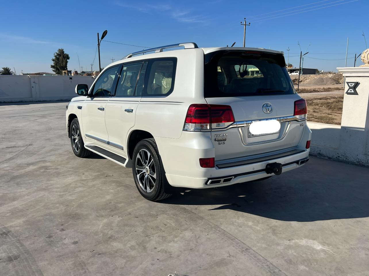 تيوتا لاندكروز موديل 2020ساز فول مواصفات 
5بصمات صندوك كهرباء رقم بغداد تحويل مباشر محرك 6سلندر ماشيه 100الف السياره كفاله عامه من اي ملاحظه حتئ الدعاميات مكاني الانبار الرمادي 
سعرها 550وبيها مجال 

‭0783 281 7280‬
