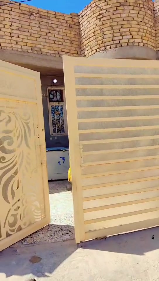 دار للبيع مساحه 165 متر طابو زراعي 25
ويتكون من ثلاثة غرف 2 جوه وغرفه فوق هيكل البيت كامل من كل النواحي 

الموقع السياحي شارع محطة الجواهري أول فرع يمنه فرع الحسينيه 

للتواصل معنا (***********) واتساب فقط وايضا خاص
